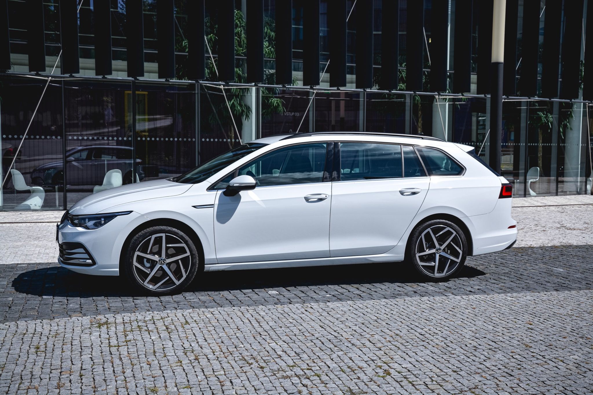 Volkswagen Golf, Variant Style 1,5 eTSI 7DSG mH - fotka 2