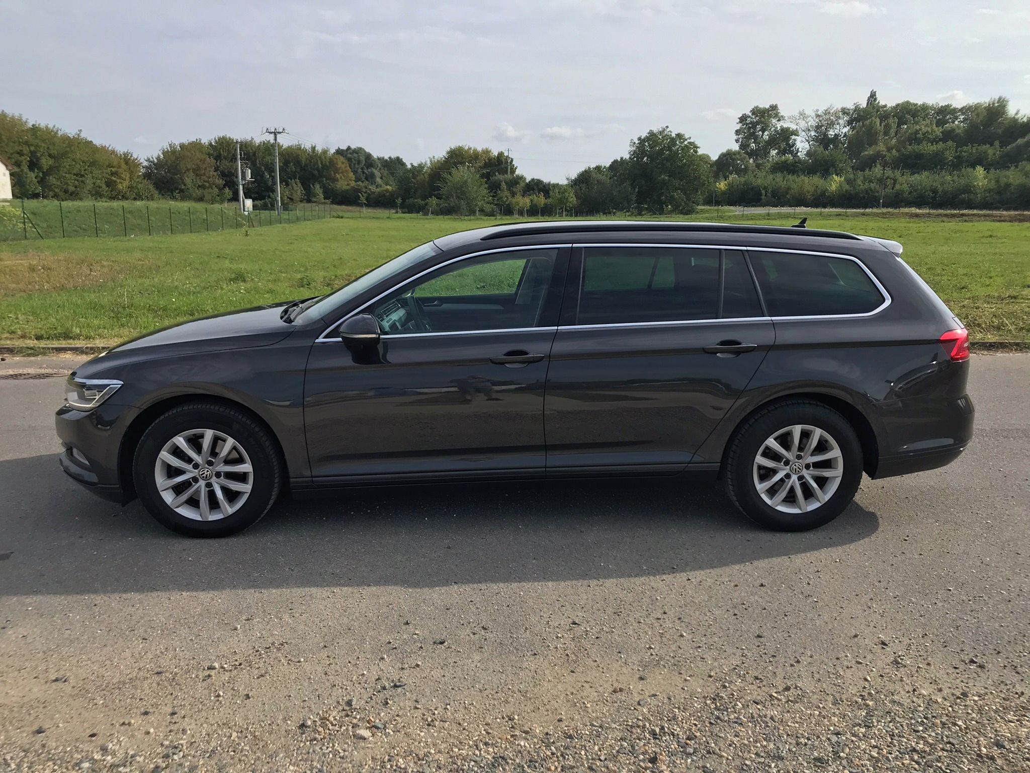 Volkswagen Passat, full led, nové rozvody, DPH - fotka 3