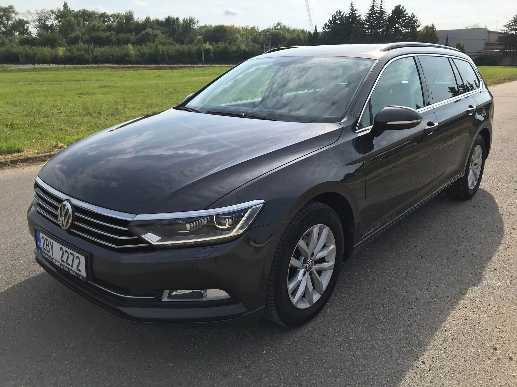 Volkswagen Passat, full led, nové rozvody, DPH - fotka 2