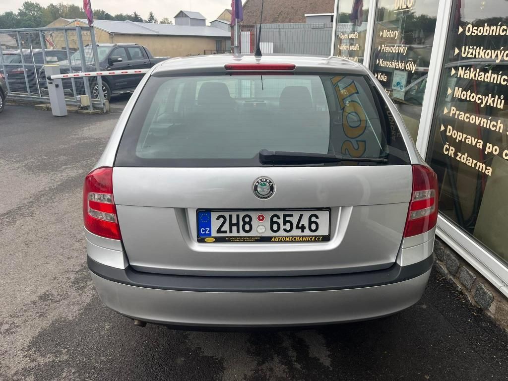Škoda Octavia, 1.6MPi - fotka 6