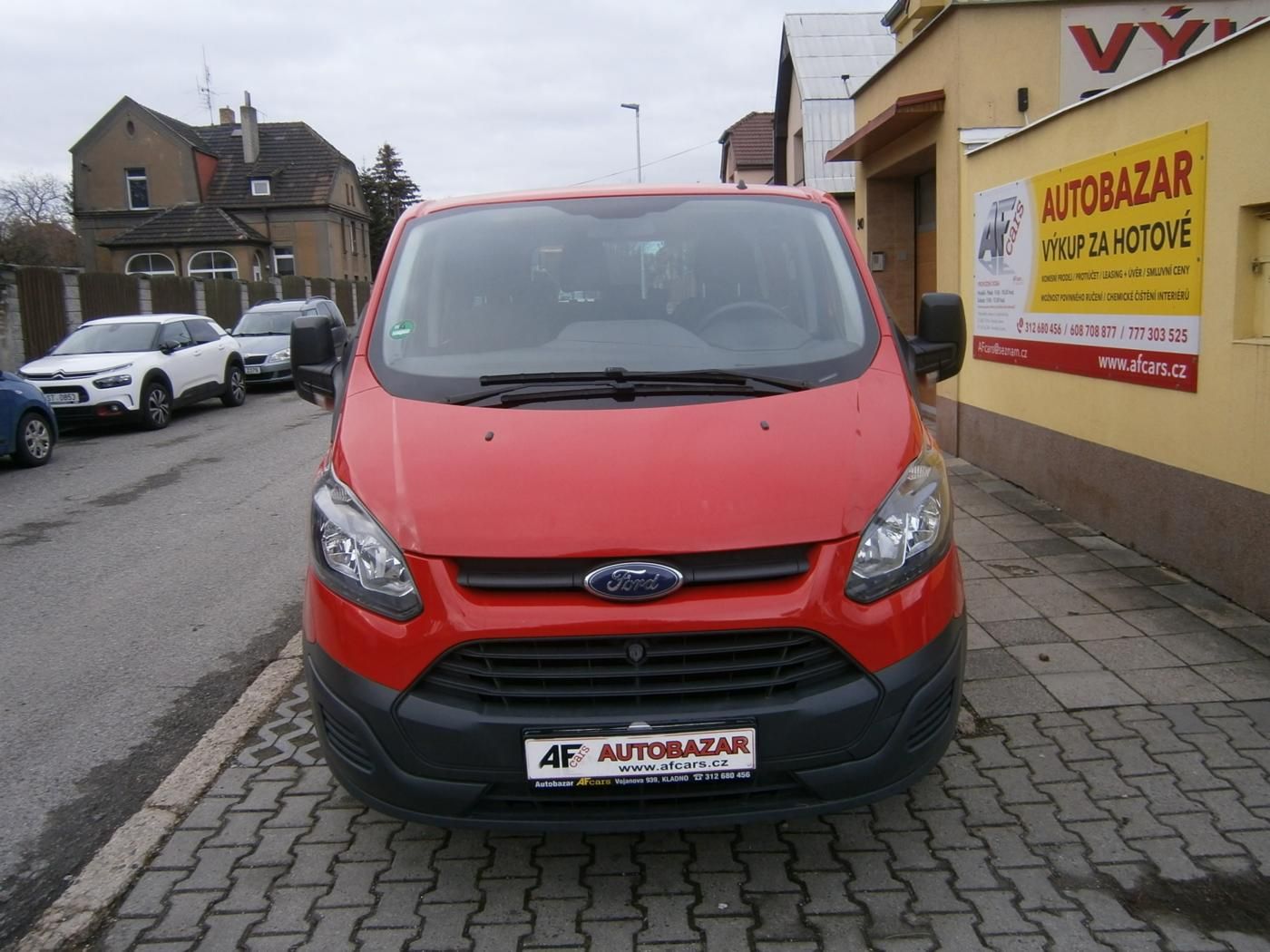 Ford Transit Custom, 2,2 TDCI 6MÍST - fotka 2