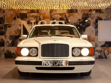 Bentley Brooklands, Servisováno