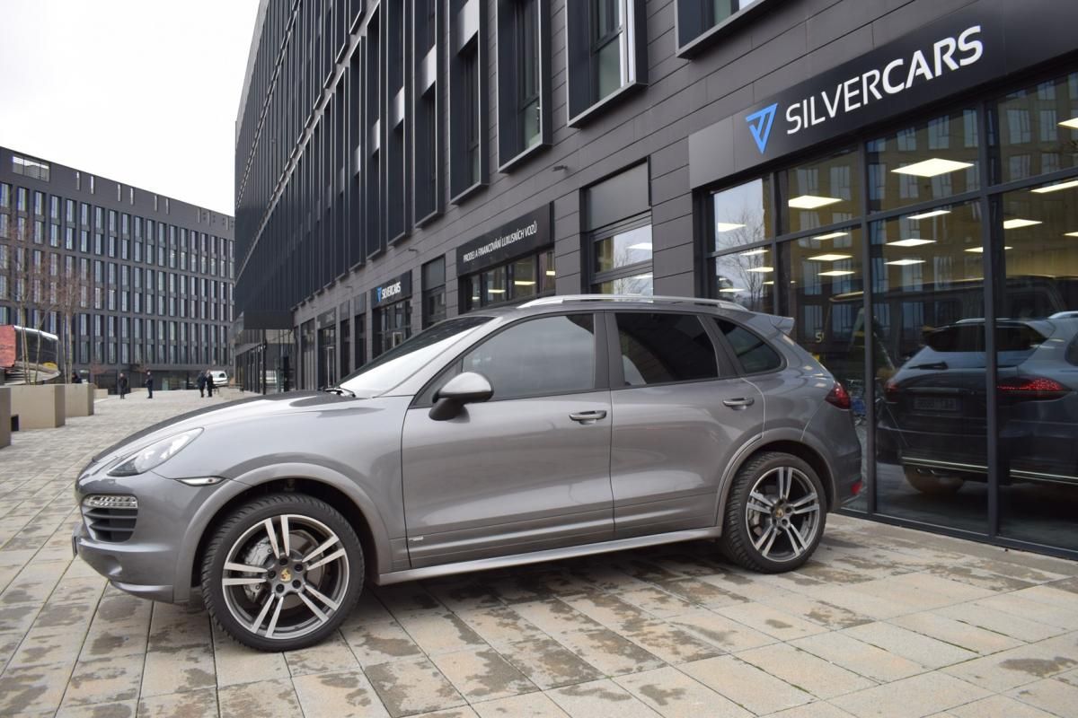 Porsche Cayenne, S/vzduch/Panorama/Výf.Remus/V8 - fotka 2