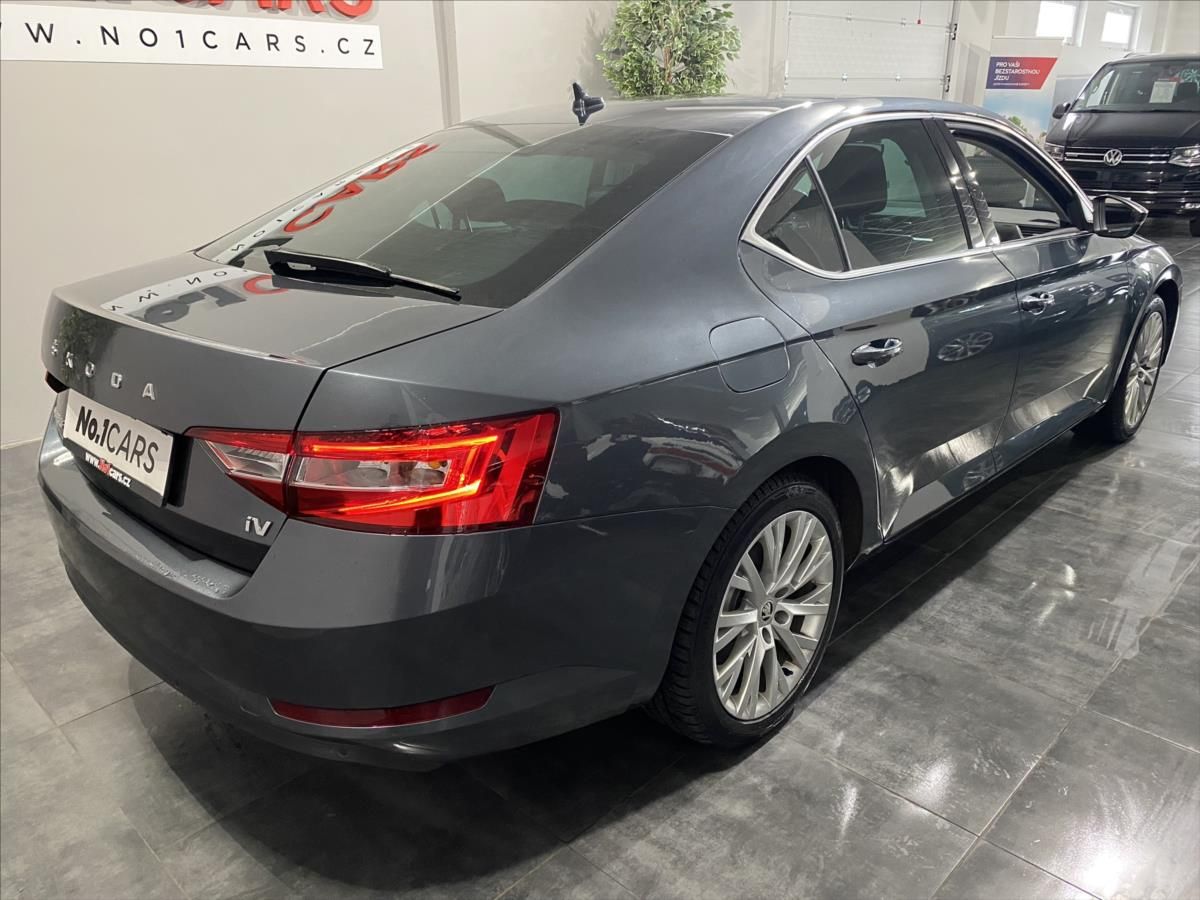 Škoda Superb, 1,4   TSI iV DSG LED 1.MAJ ČR - fotka 5
