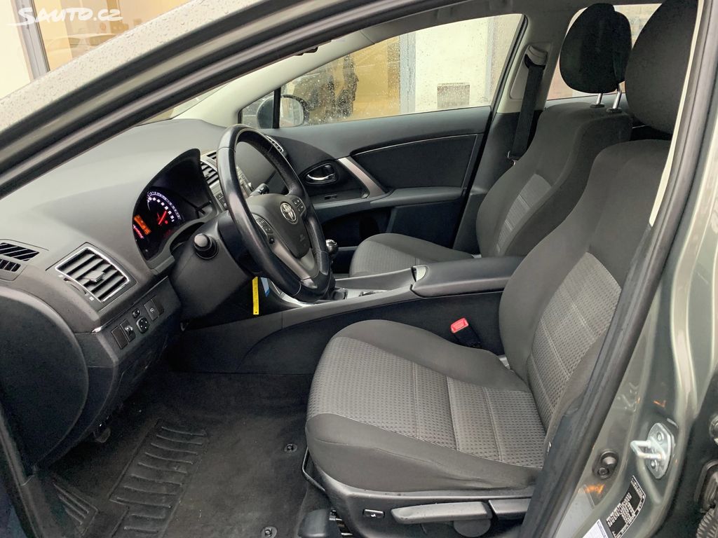 Toyota Avensis, fotka 7