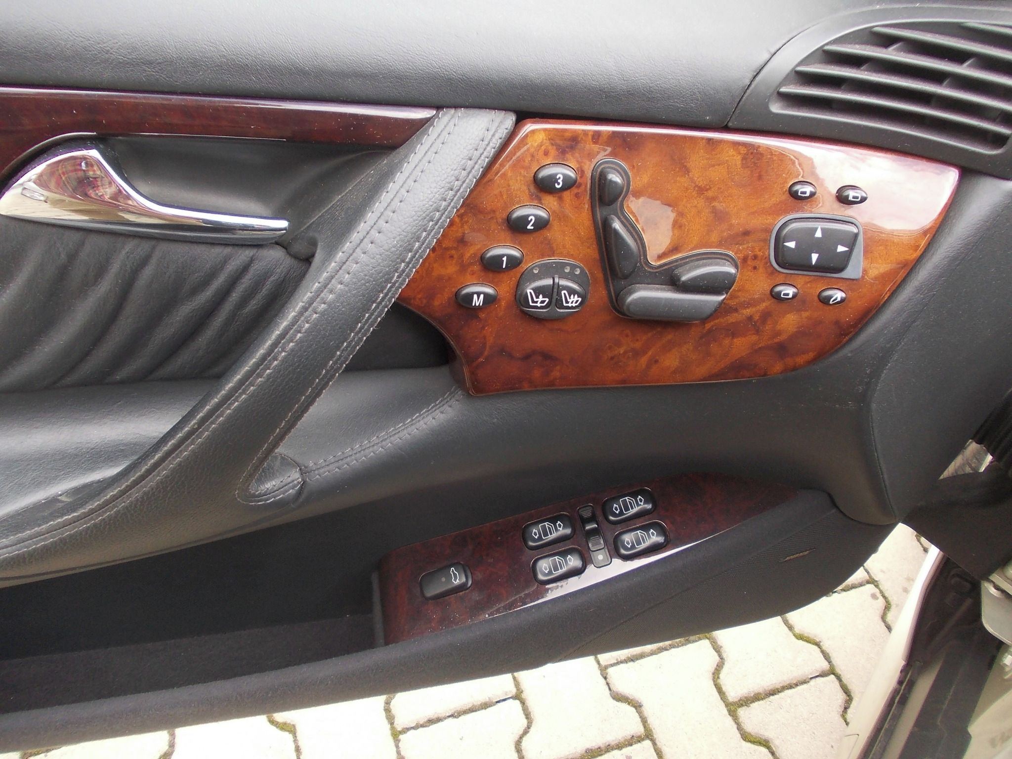 Mercedes-Benz CL, 600 V12 270KW - fotka 6
