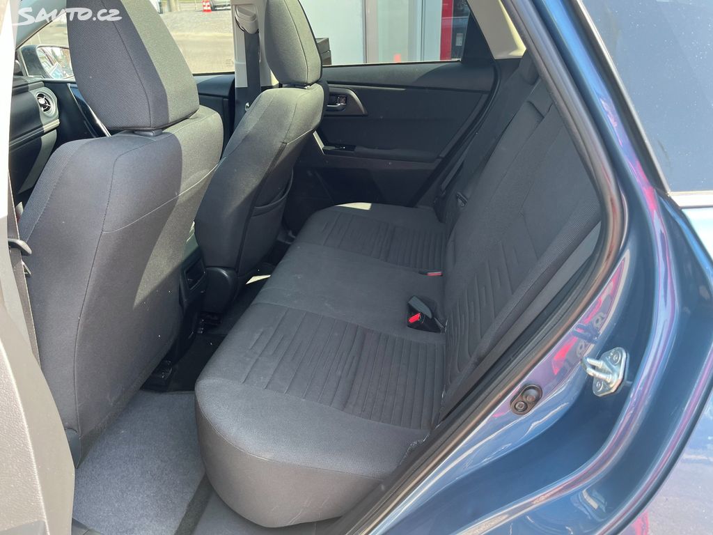 Toyota Auris, fotka 10