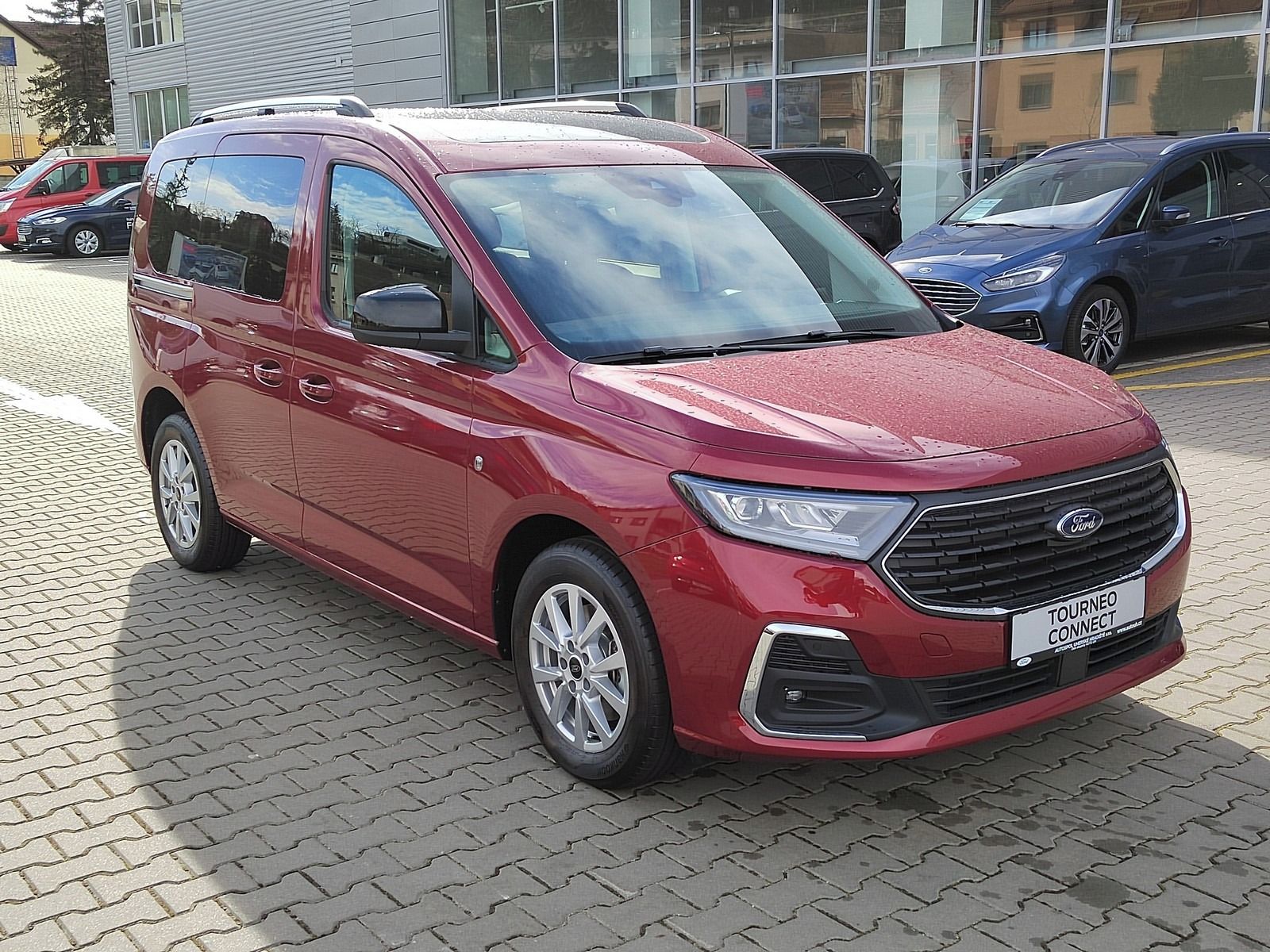 Ford Tourneo Connect, 2,0 EcoBlue 90kW/122 koní 6 st - fotka 6