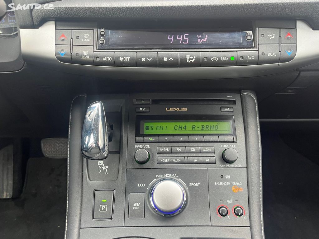 Lexus CT 200h, fotka 16