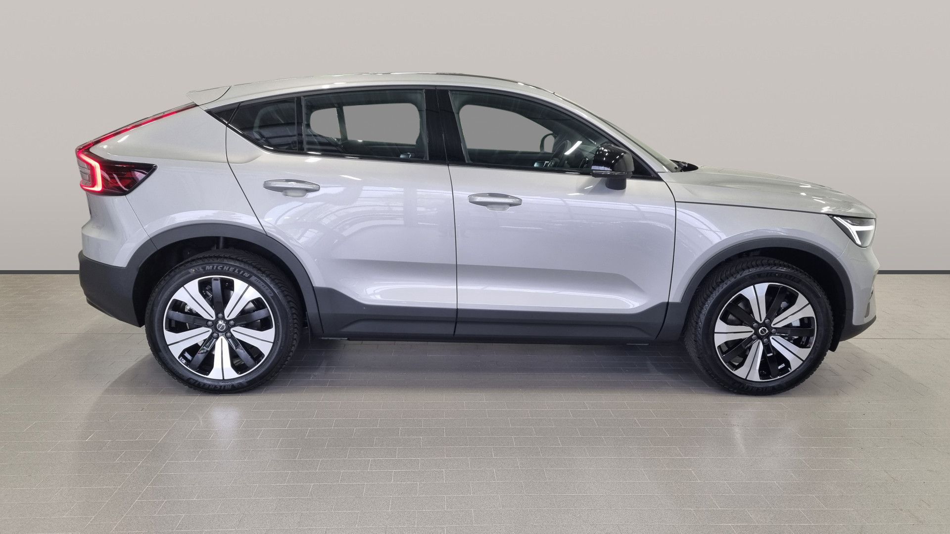 Volvo C40, RECHARGE FWD PLUS - fotka 3