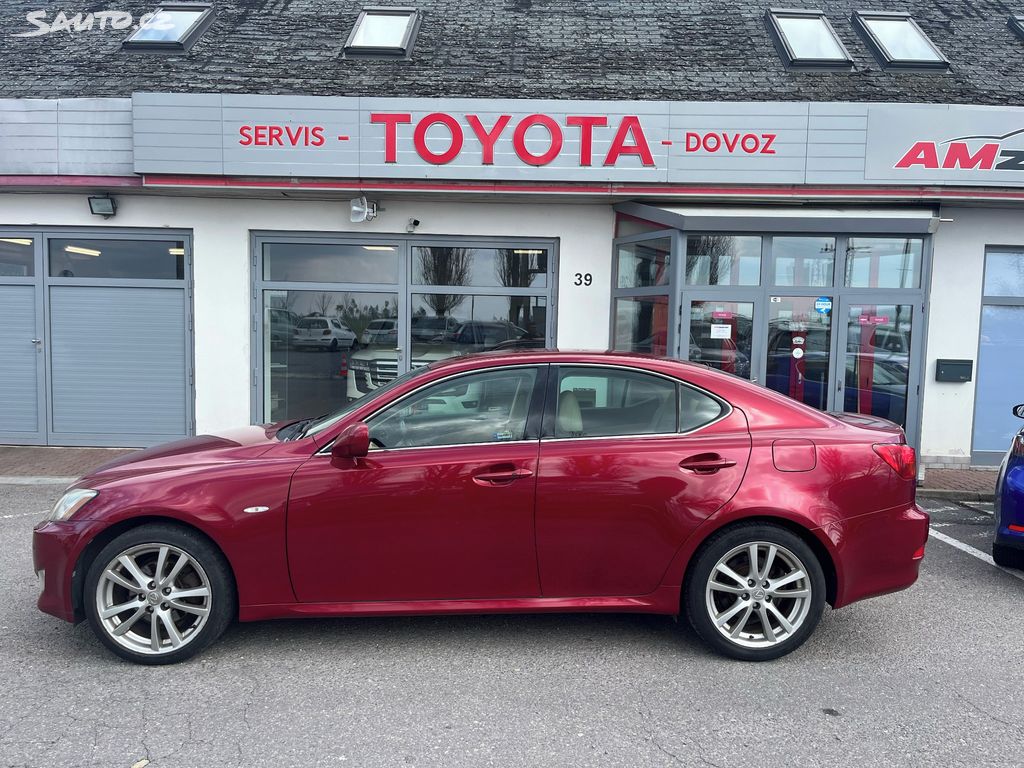 Lexus IS, fotka 3