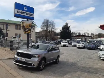 Dodge Durango, 5,7L V8 HEMI R/T, 4x4, 6míst