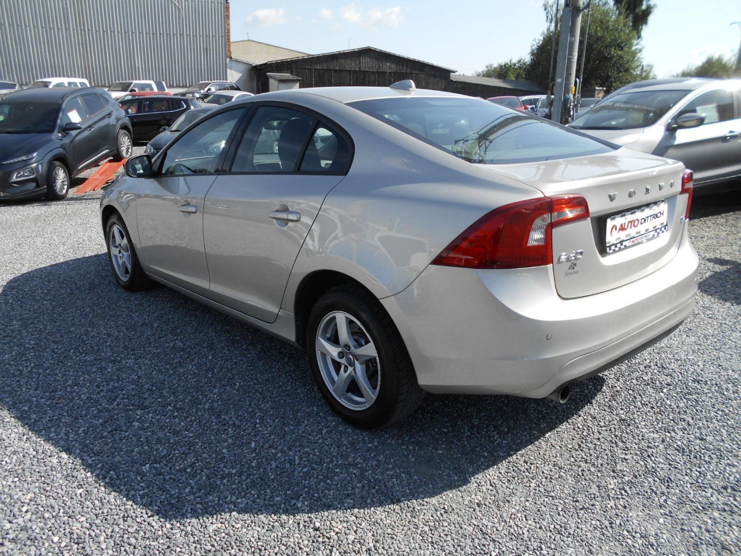 Volvo S60, 2.0 - fotka 6