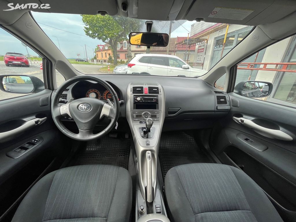 Toyota Auris, fotka 13