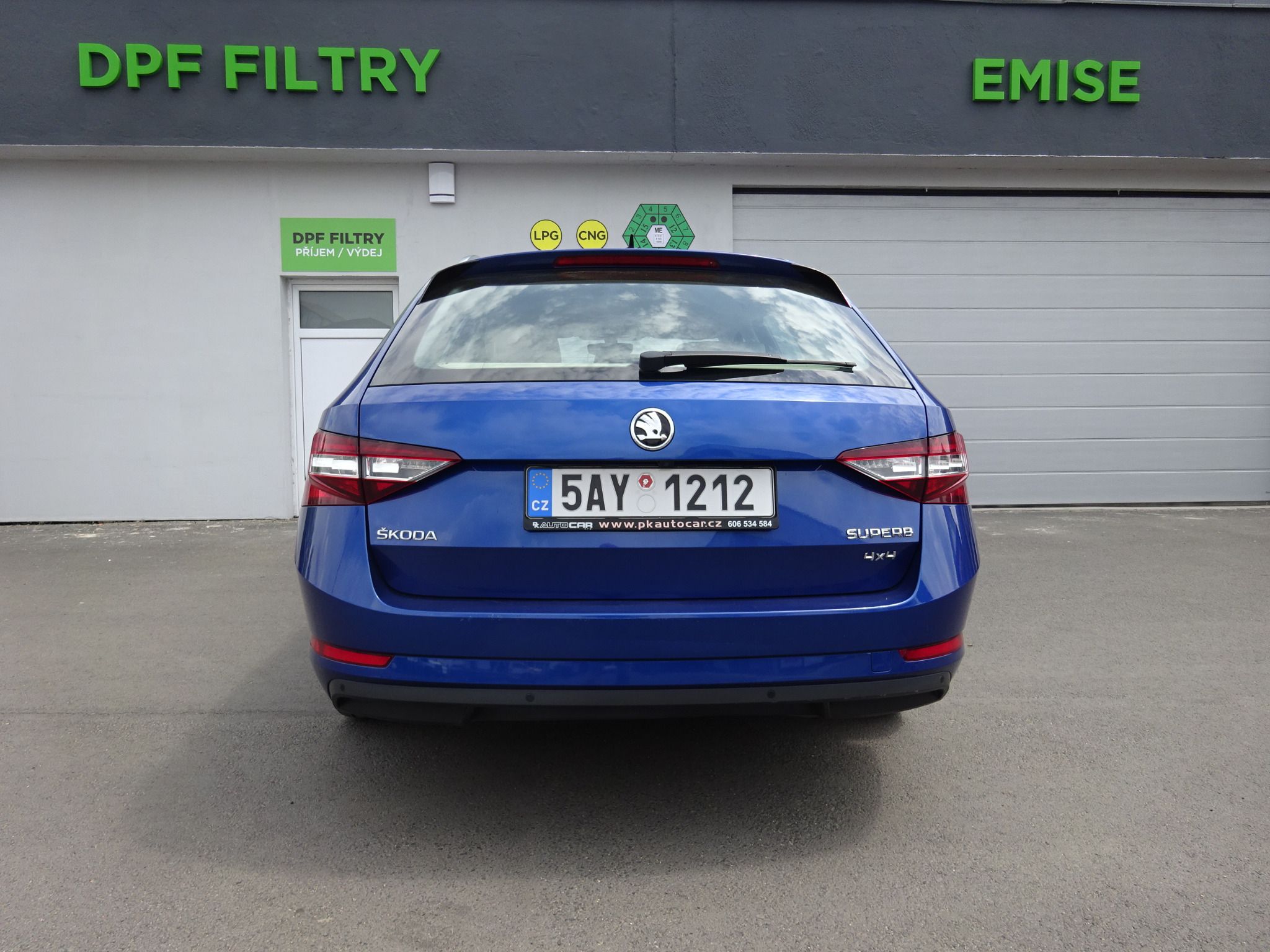 Škoda Superb, 2,0 TDi 4x4 L&K DSG - fotka 4