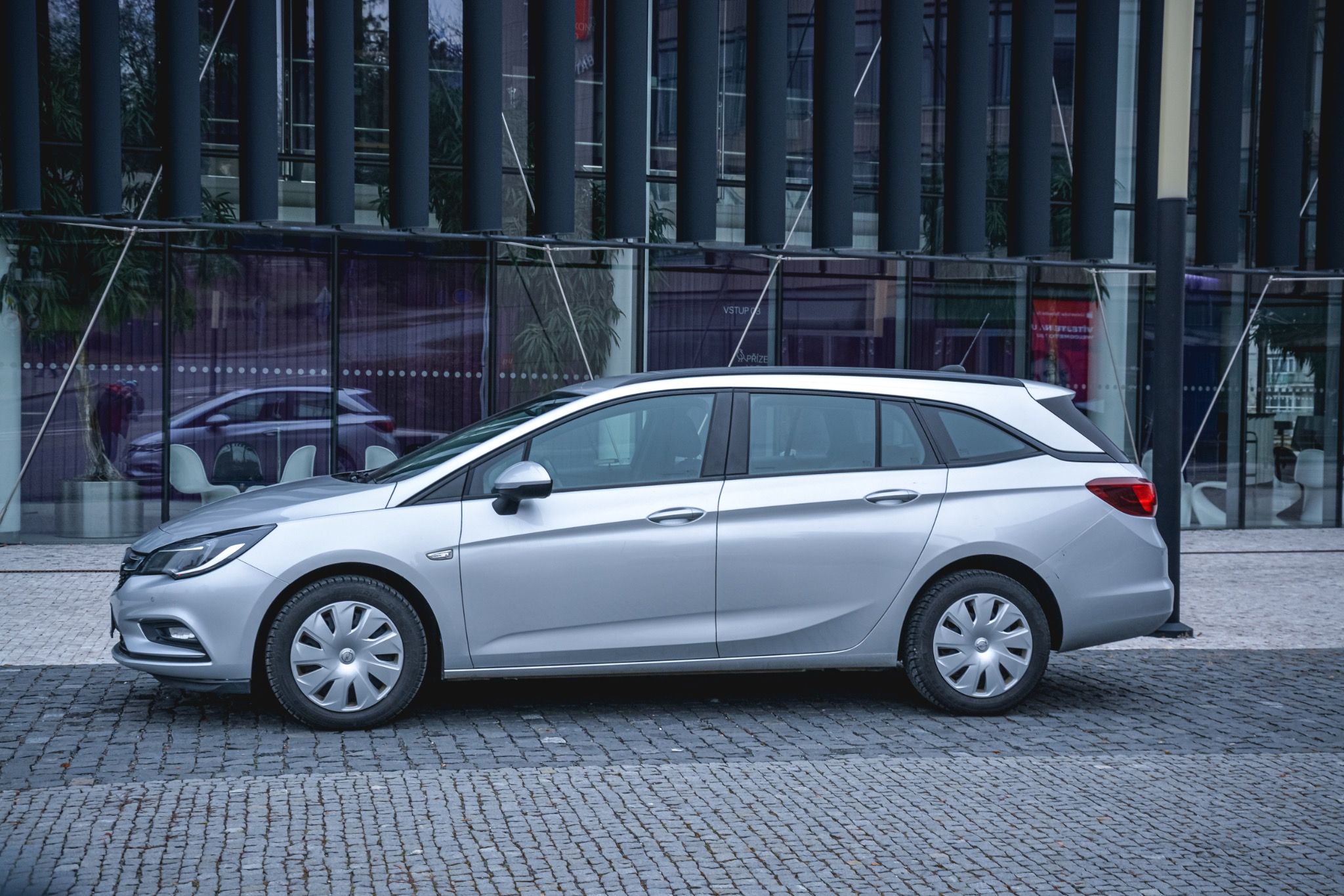 Opel Astra, 1.6 Cdti 81kw Enjoy 1 MAJITEL - fotka 6