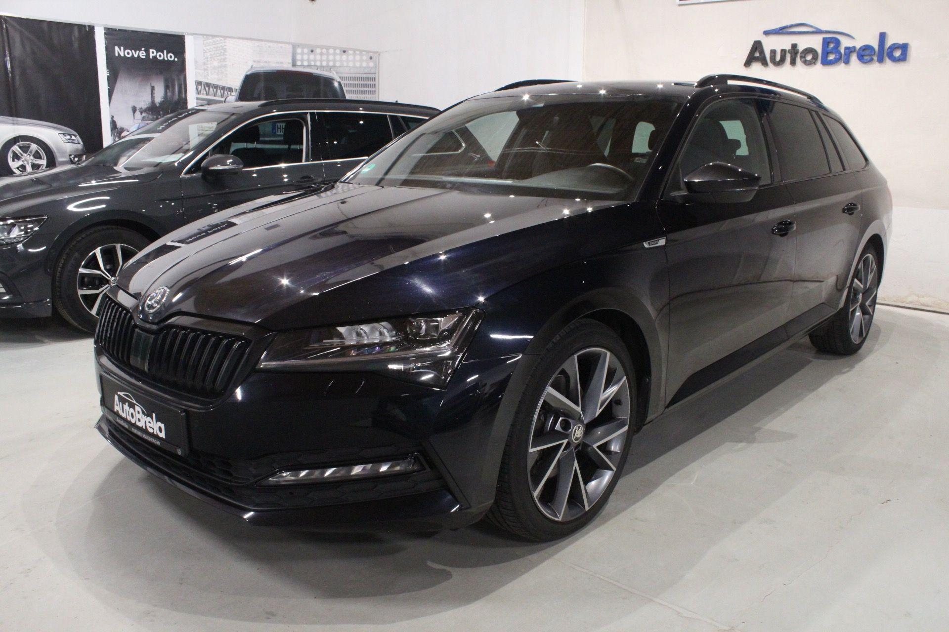 Škoda Superb, 2.0TDI DSG SportLine Display - fotka 6