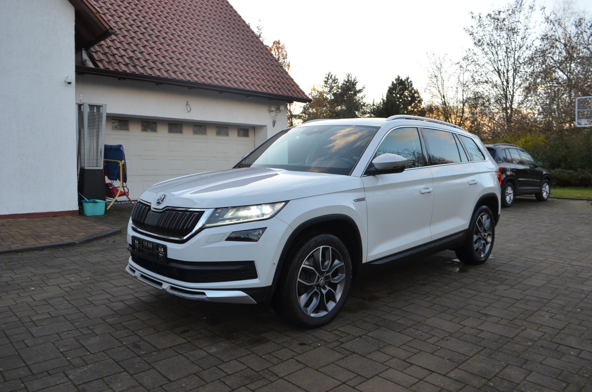 Škoda Kodiaq, SCOUT 2.0TDI 140KW DSG 4*4 TOP - fotka 2