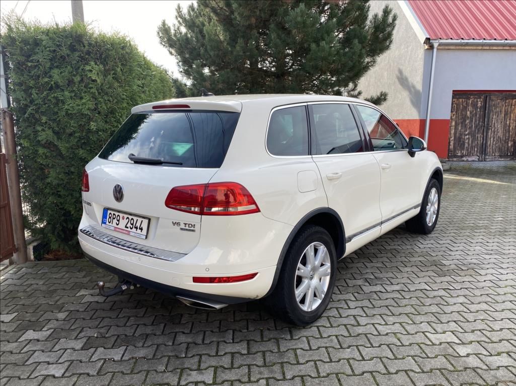 Volkswagen Touareg, 3,0 TDI V6 4motion / záruka - fotka 5