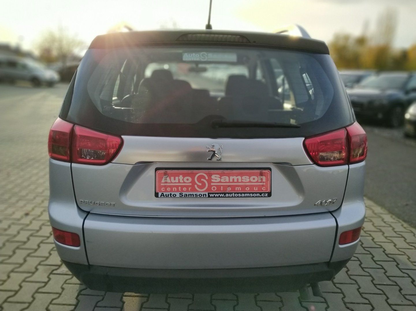 Peugeot 4007, 2,2 HDi 115kW 4x4  7-MÍST - fotka 6