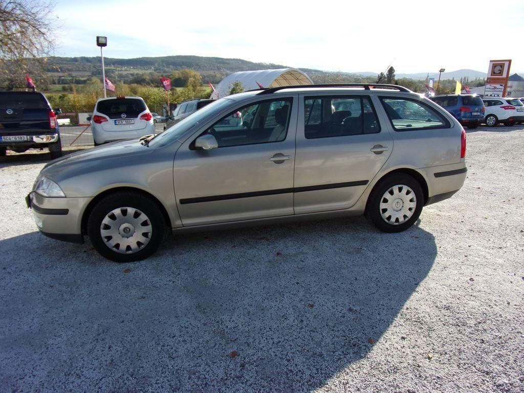 Škoda Octavia, 1.6 Ambiente Combi - fotka 5