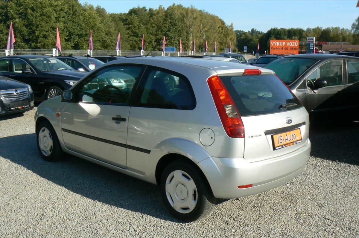 Ford Fiesta, 1,3 -3 dveř. - fotka 5