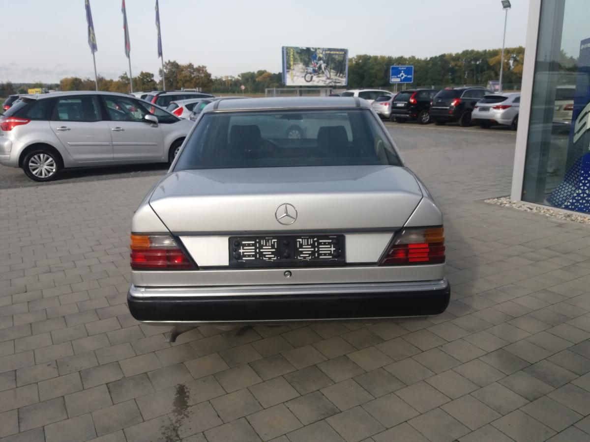 Mercedes-Benz 124, 2.0i,100kW,KLIMA,ABS - fotka 5