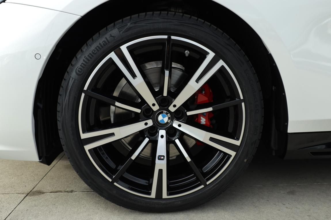 BMW Řada 5, 520d xDrive - fotka 6