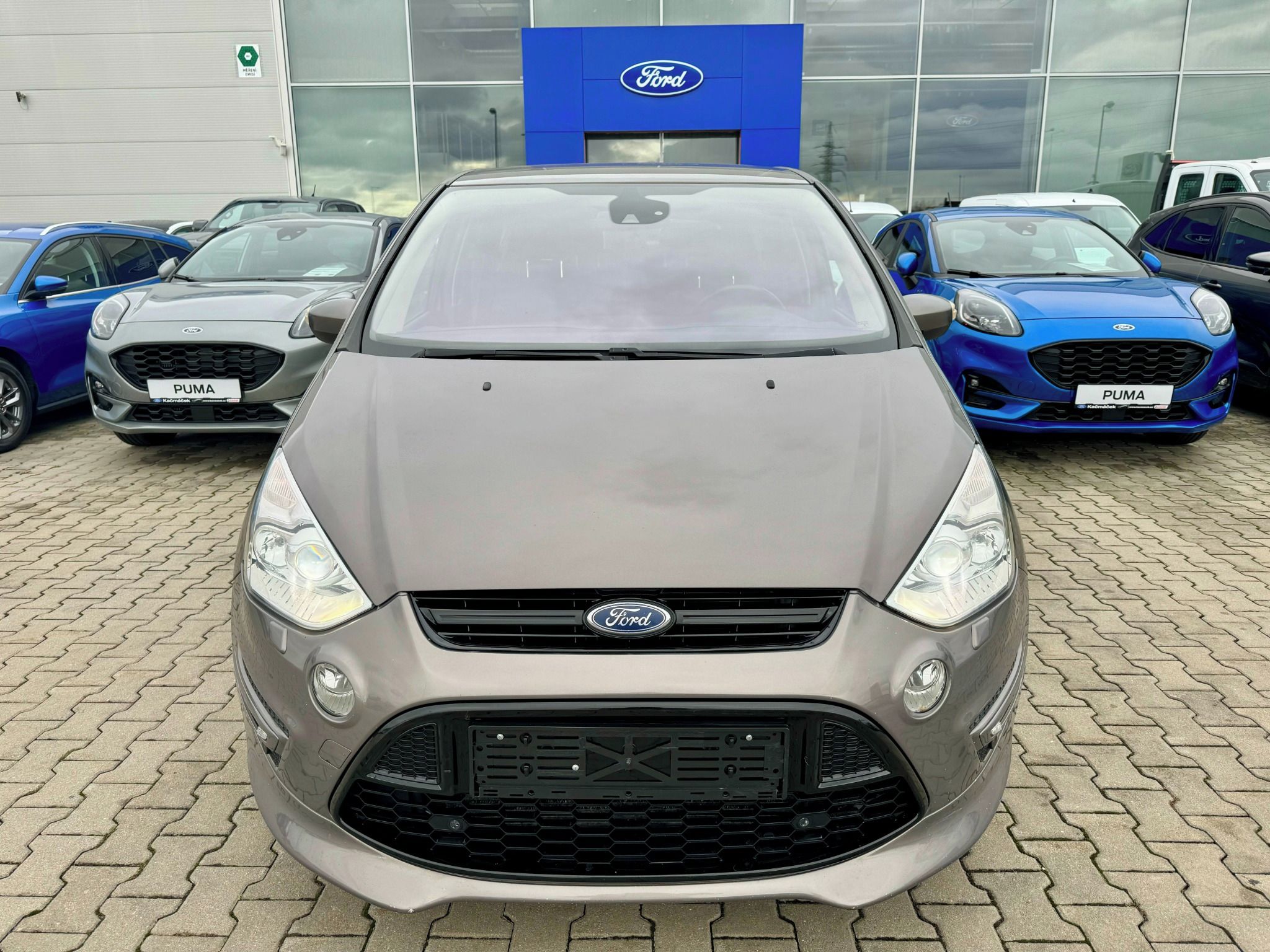 Ford S-MAX, 2.2 TDCi TITANIUM S 7 MÍST - fotka 2