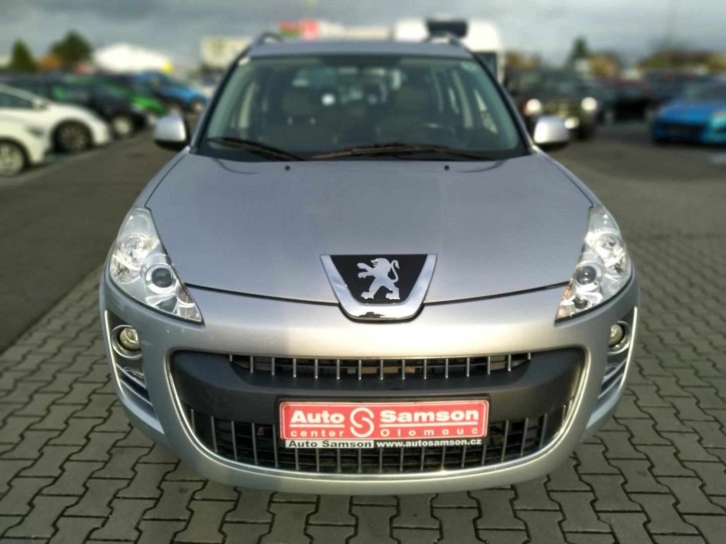 Peugeot 4007, 2,2 HDi 115kW 4x4  7-MÍST - fotka 2