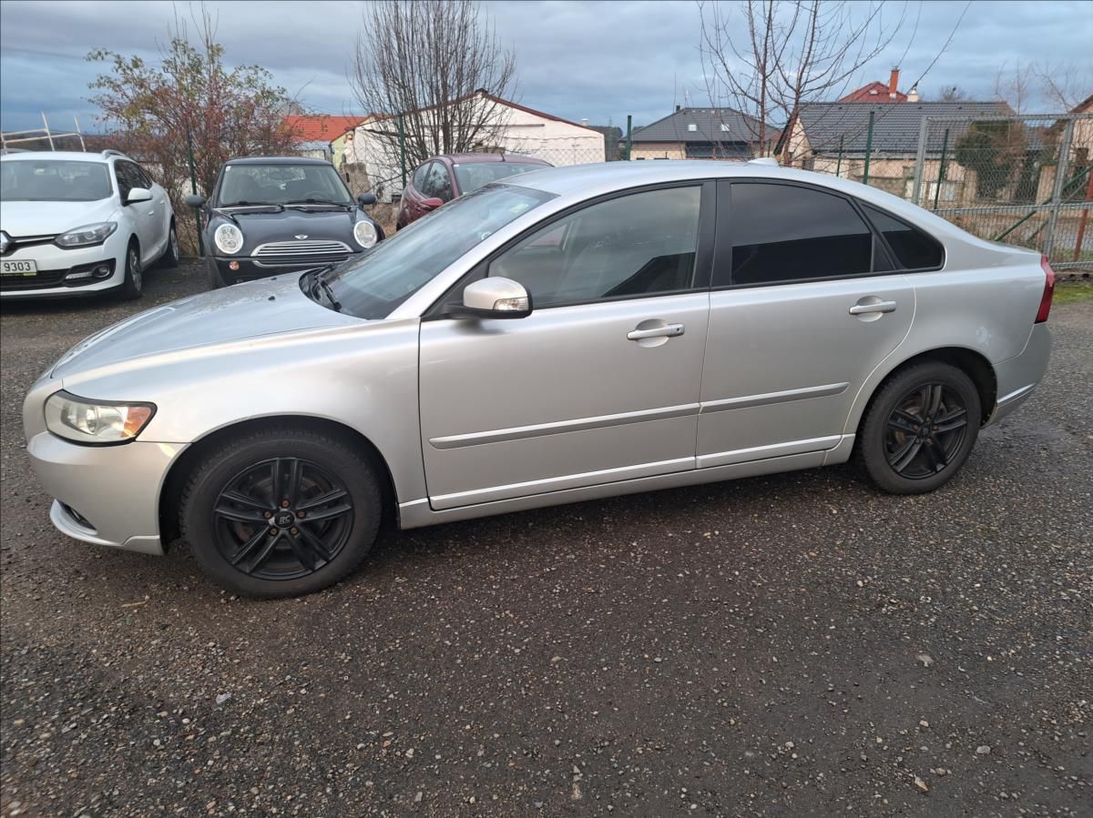 Volvo S40, 1,6 D Momentum - fotka 4