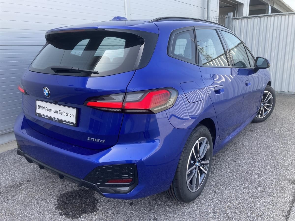 BMW Řada 2, 218d Active Tourer - fotka 2