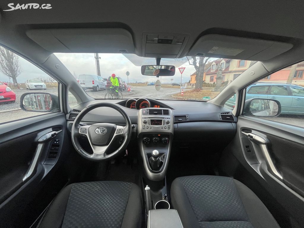 Toyota Verso, fotka 15
