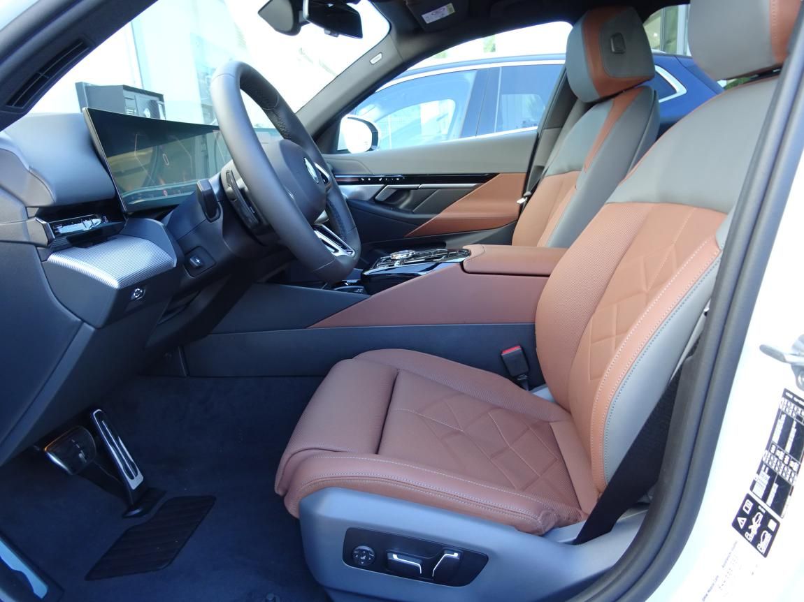 BMW Řada 5, 520d xDrive - fotka 2