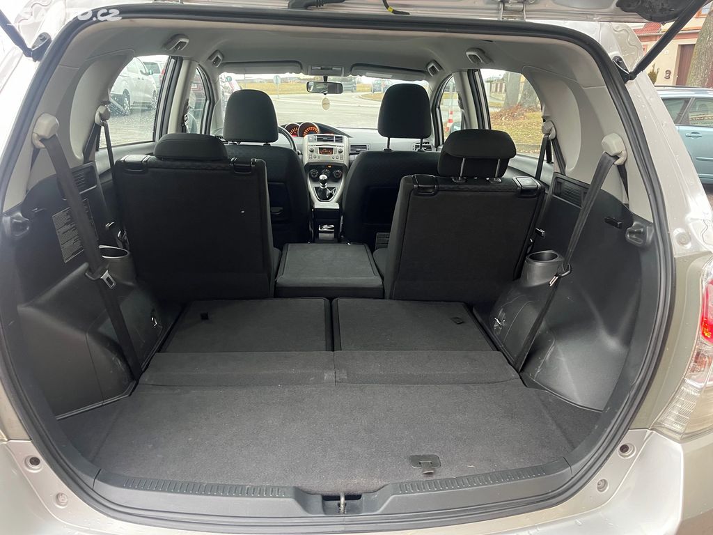 Toyota Verso, fotka 14