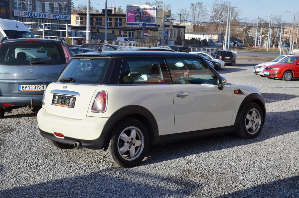 Mini Cooper, 1.6 D 80kW / KLIMATIZACE - fotka 6