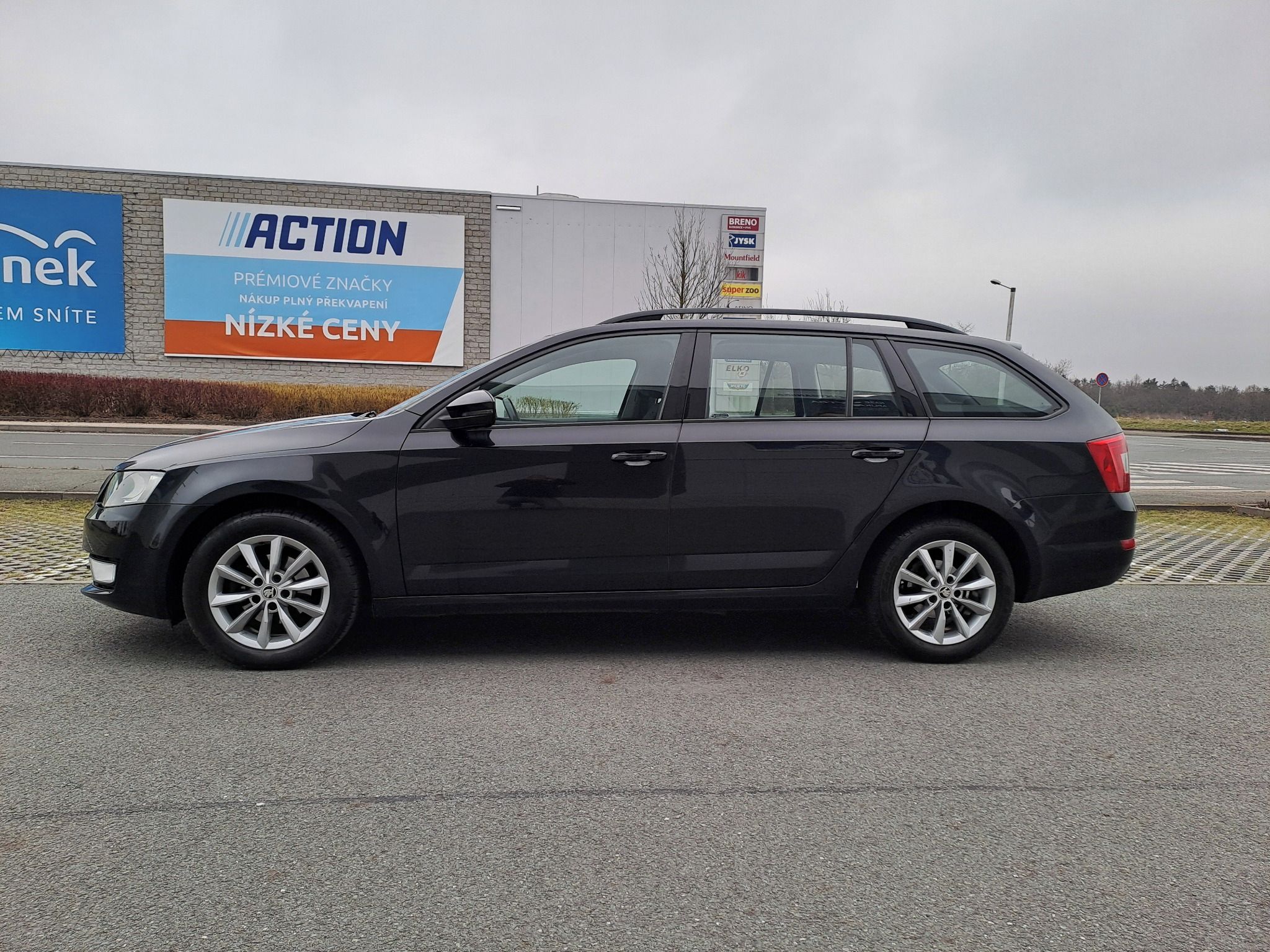 Škoda Octavia, 1.6TDI 81KW 2.MAJ VELMI PĚKNÁ - fotka 4