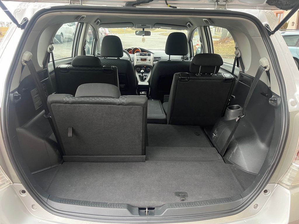 Toyota Verso, fotka 12