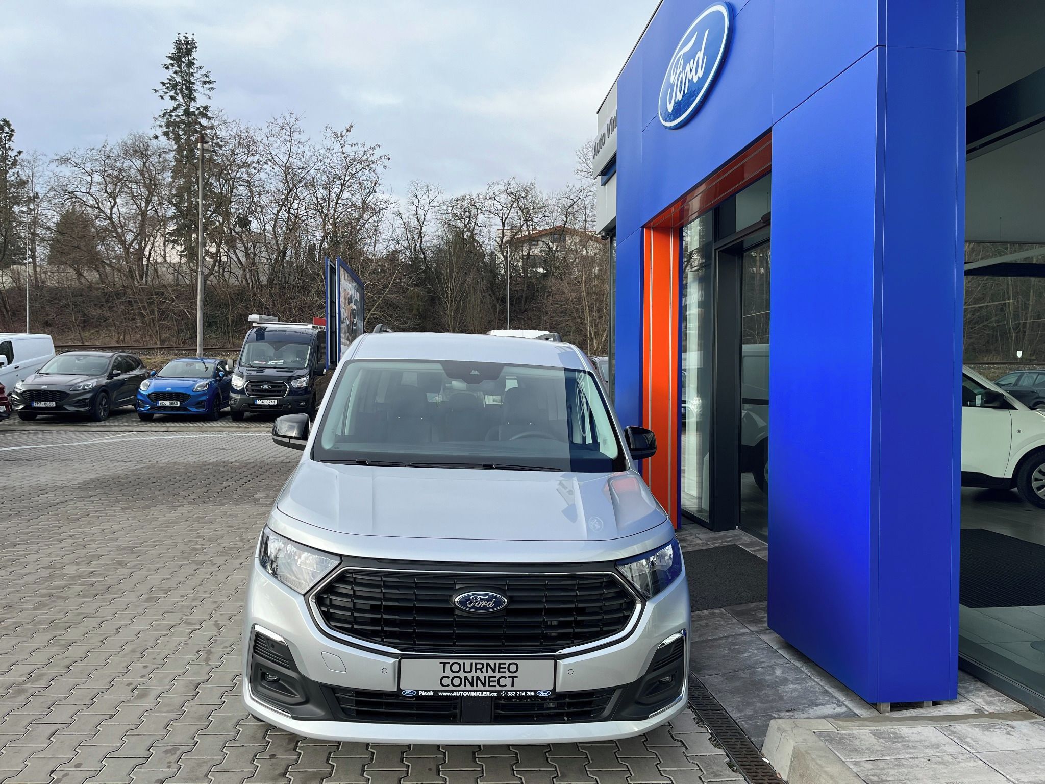 Ford Tourneo Connect, Titanium 1.5 Ecoboost 85kW, AT - fotka 2