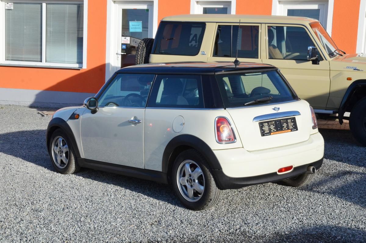 Mini Cooper, 1.6 D 80kW / KLIMATIZACE - fotka 4