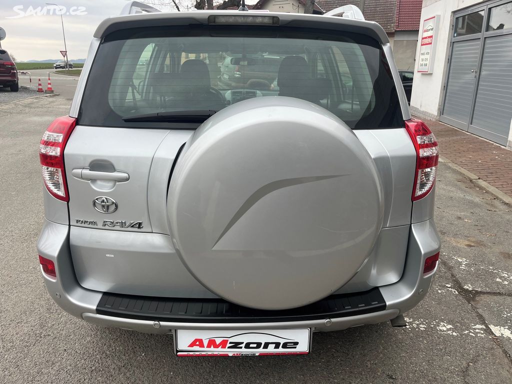 Toyota Rav4, fotka 3
