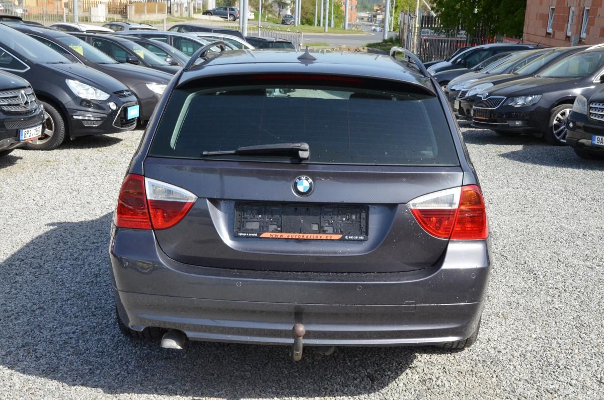 BMW Řada 3, 320d Touring 110kW / TAŽNÉ - fotka 5