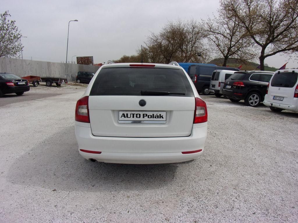 Škoda Octavia, 1.6 TDI CR DPF Active Combi - fotka 6
