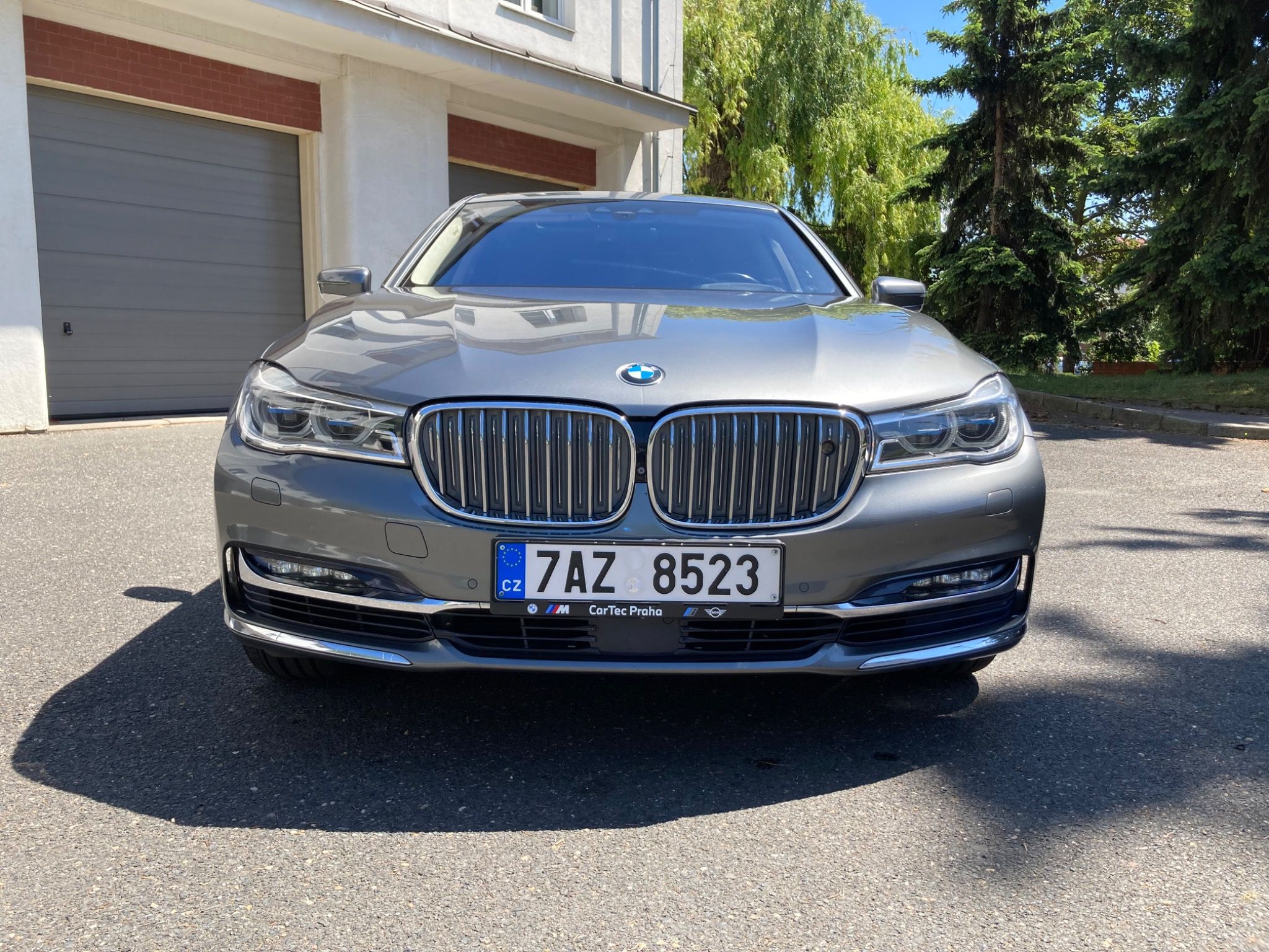 BMW Řada 7, 750Li X-Drive V8 330kW FULL - fotka 4