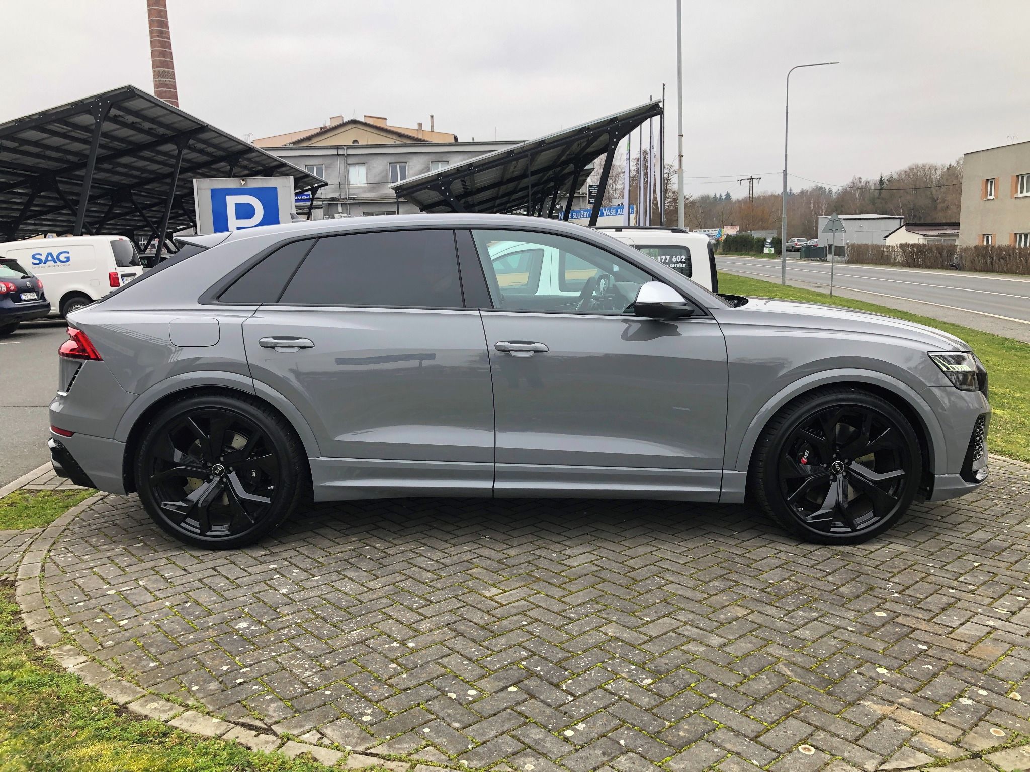 Audi RS Q8, kůže Valcona, Bang Olufsen - fotka 3