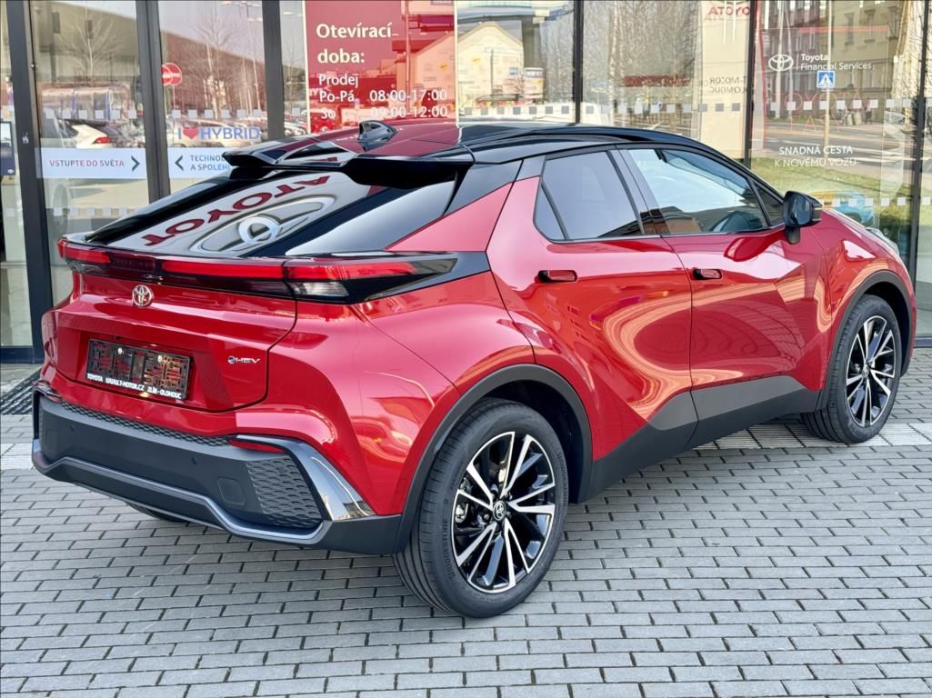 Toyota C-HR, 2,0 Hybrid E-CVT Executive - fotka 3