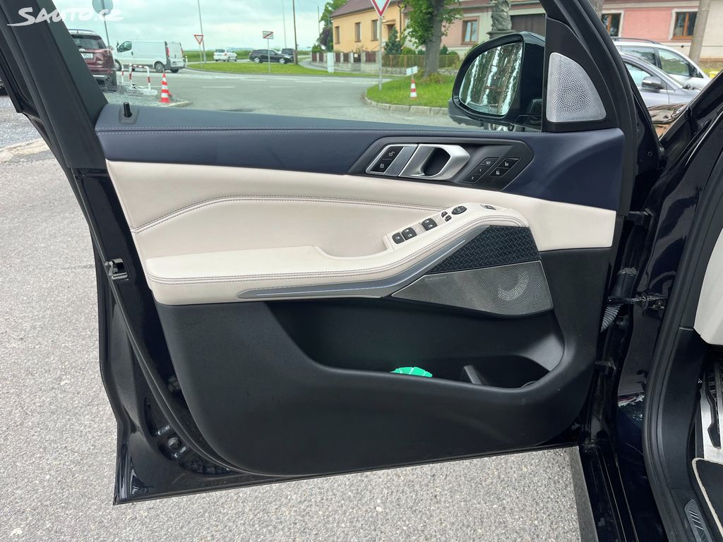 BMW X5, fotka 8