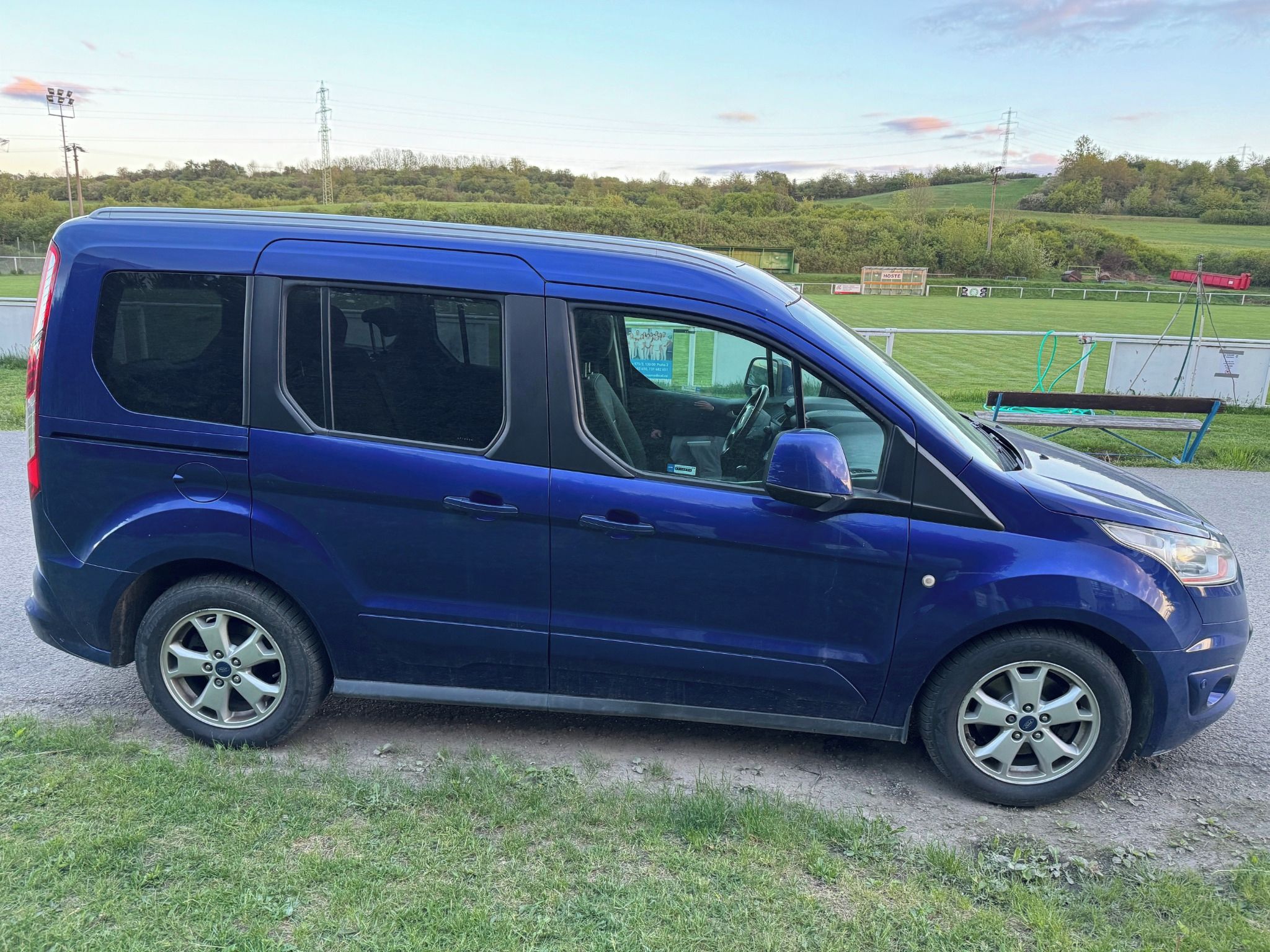 Ford Tourneo Connect, 74kW benzin, CZ, 2.majitel - fotka 4