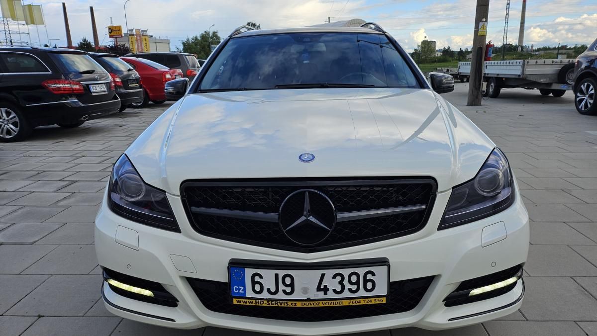 Mercedes-Benz Třídy C, 2.2CDi AUT AVANDGARDE - fotka 2