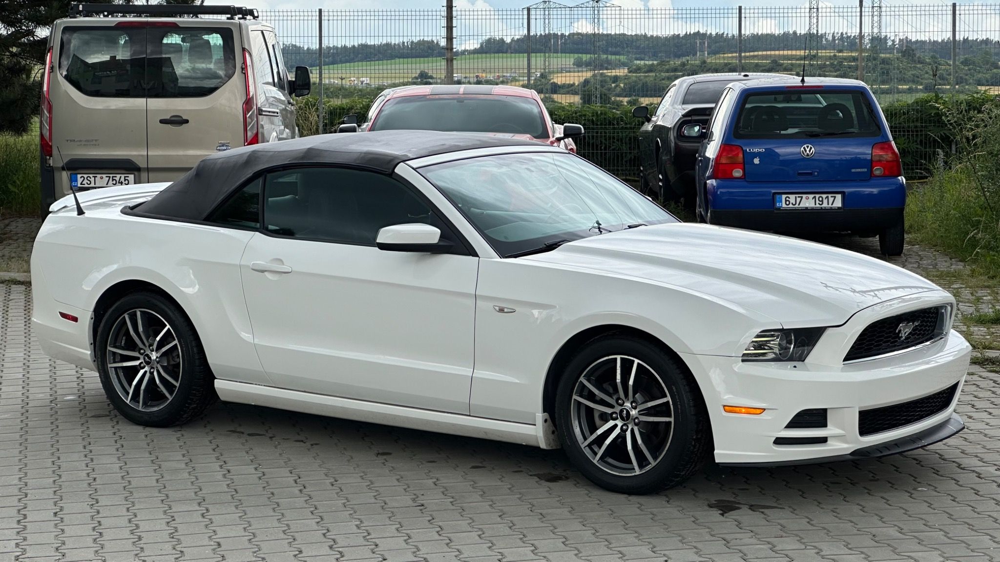 Ford Mustang, 3.7L Convertible Nebourany - fotka 5